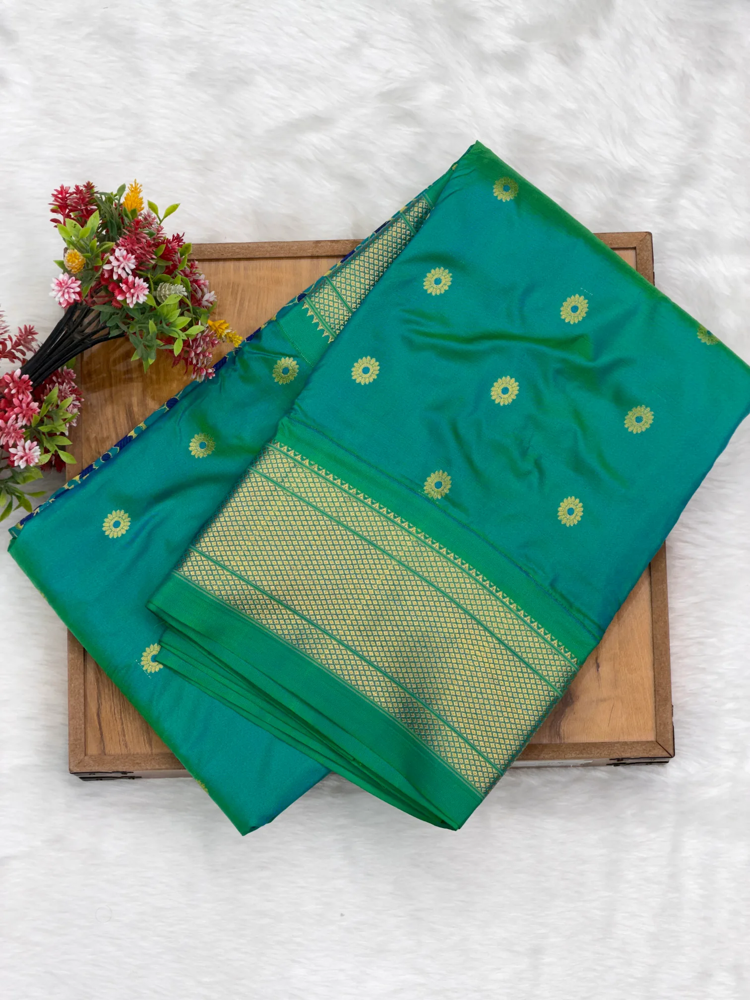Pure Silk Maharani Paithani Self Rama Green H01