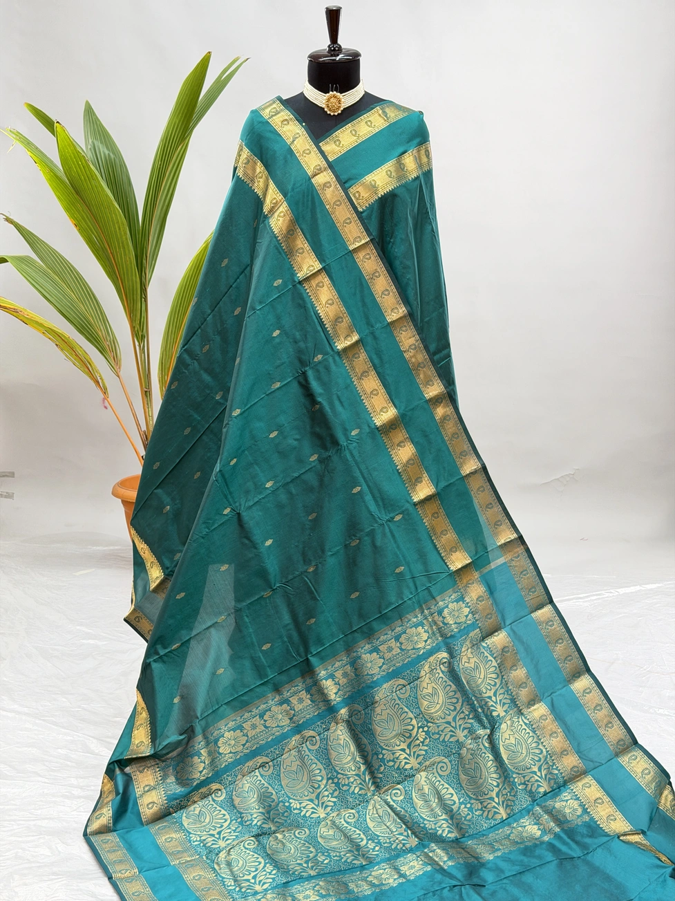 Pure Silk Kanjivaram Paithani Rama Green T11