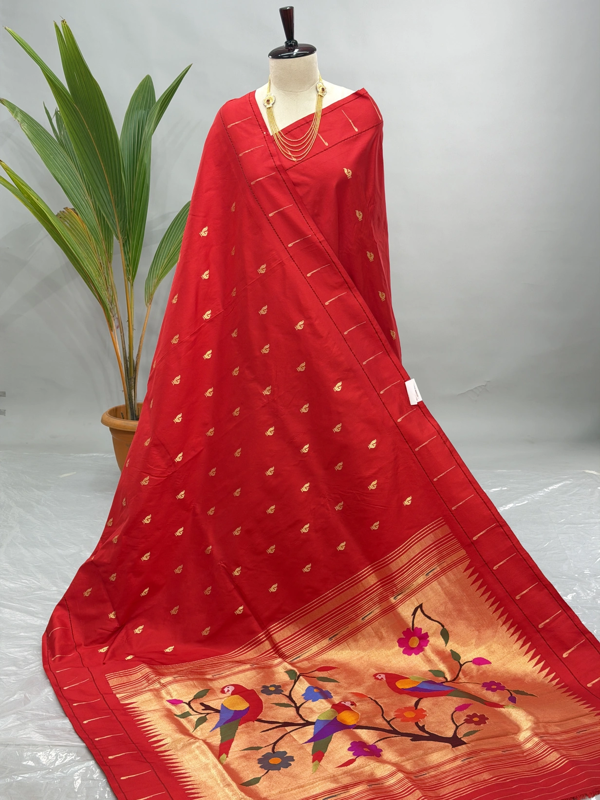Muniya Paithani Pure Silk Handloom, Red Colour N10