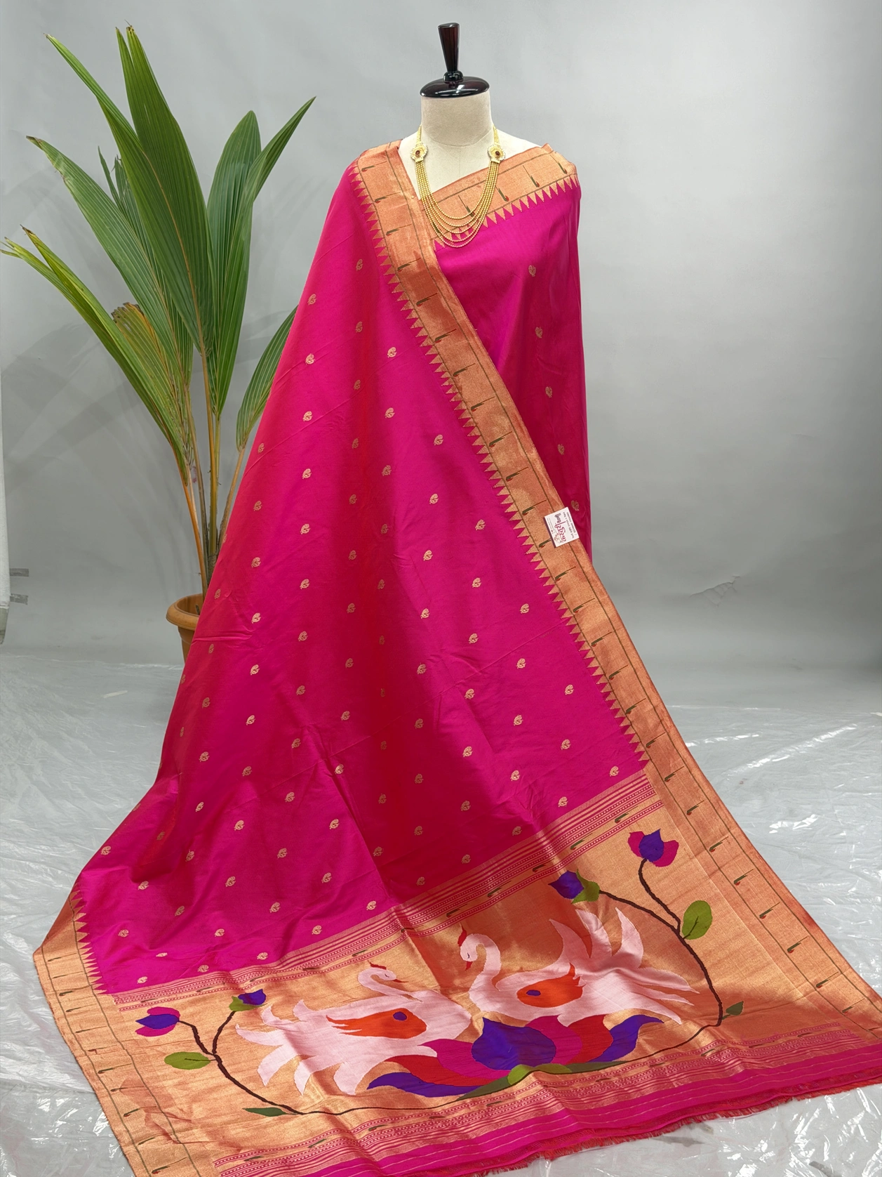 Muniya Paithani Pure Silk Handloom, Dalimbi pink  N10