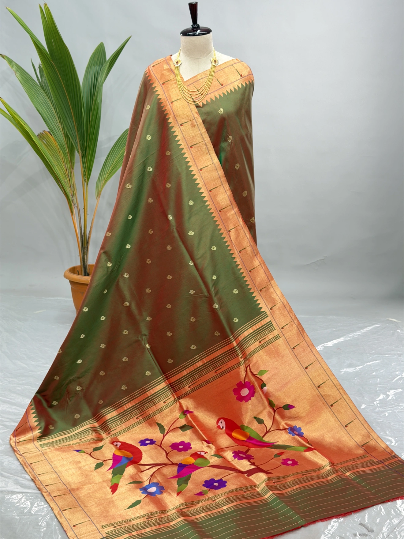Muniya Paithani Pure Silk Handloom, Chutney  Colour N10