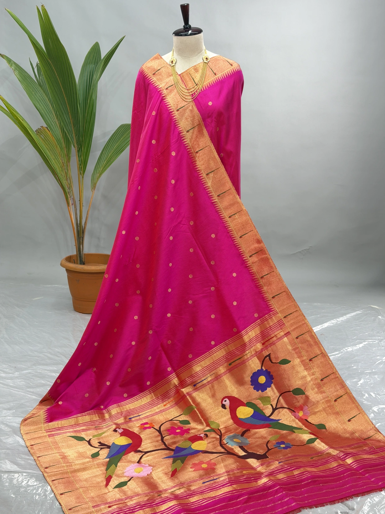 Muniya Paithani Pure Silk Handloom, Pink Self Colour N10