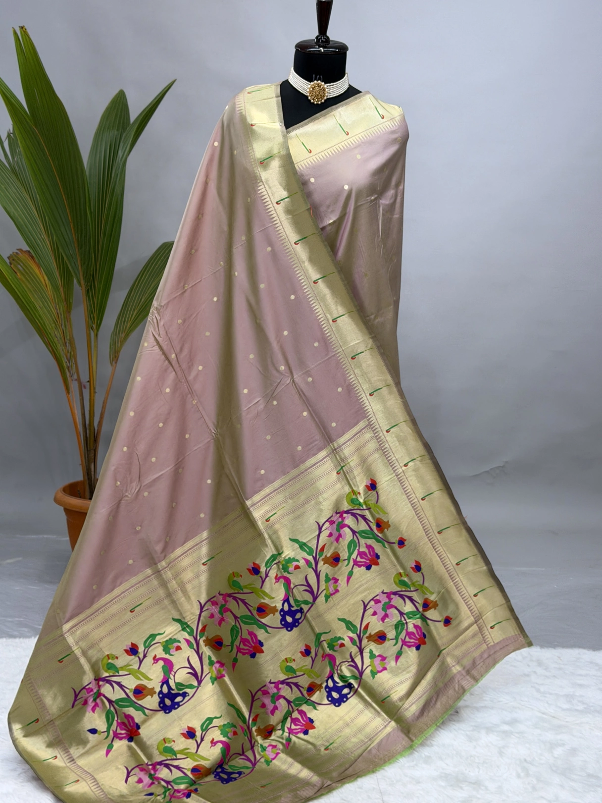 Trending Muniya Peach Paithani E01-5