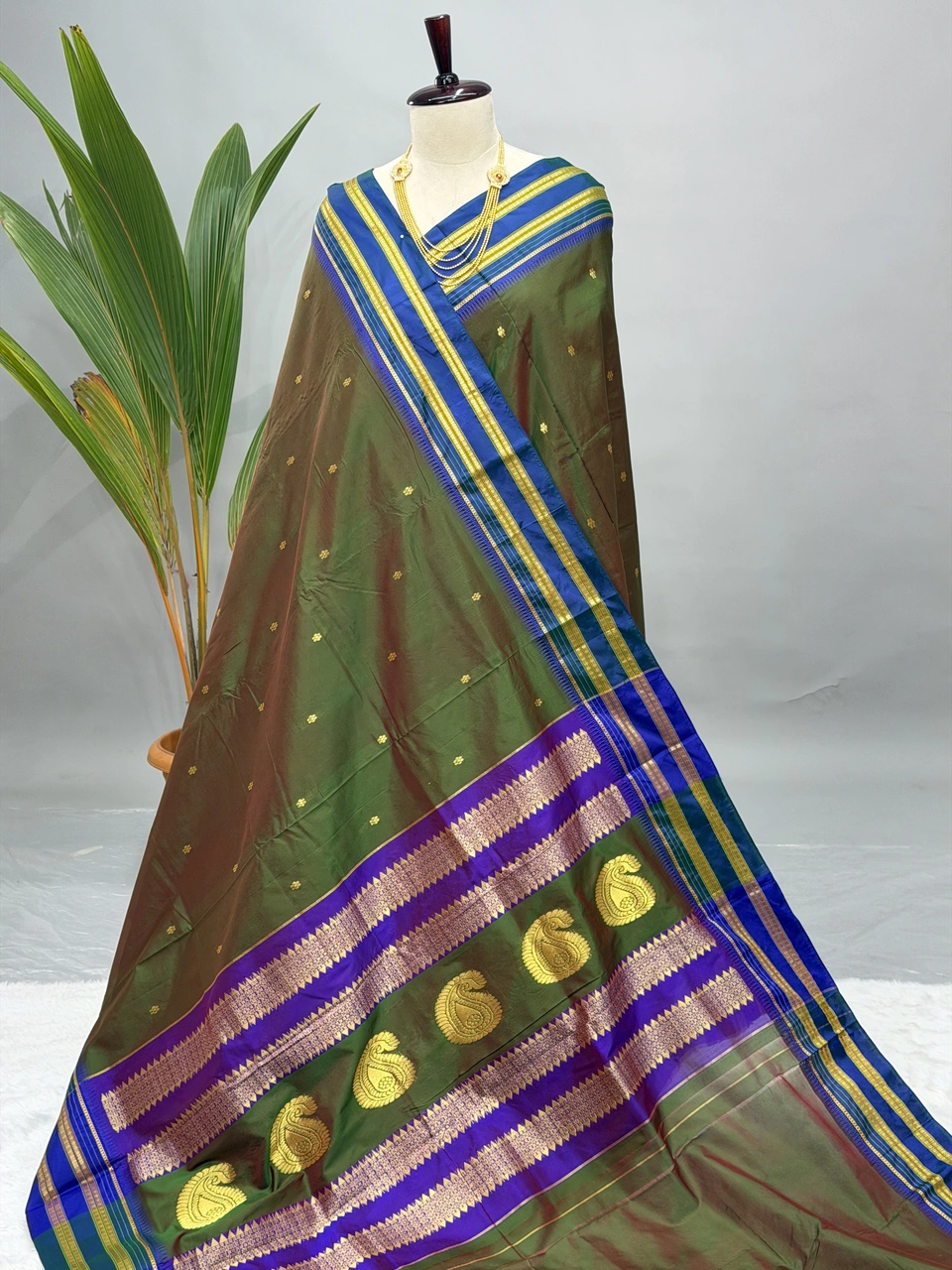 Pure Silk Narayanpeth Dual Tone G10
