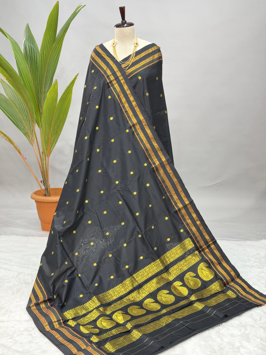 Pure Silk Narayanpeth Black Self  G10