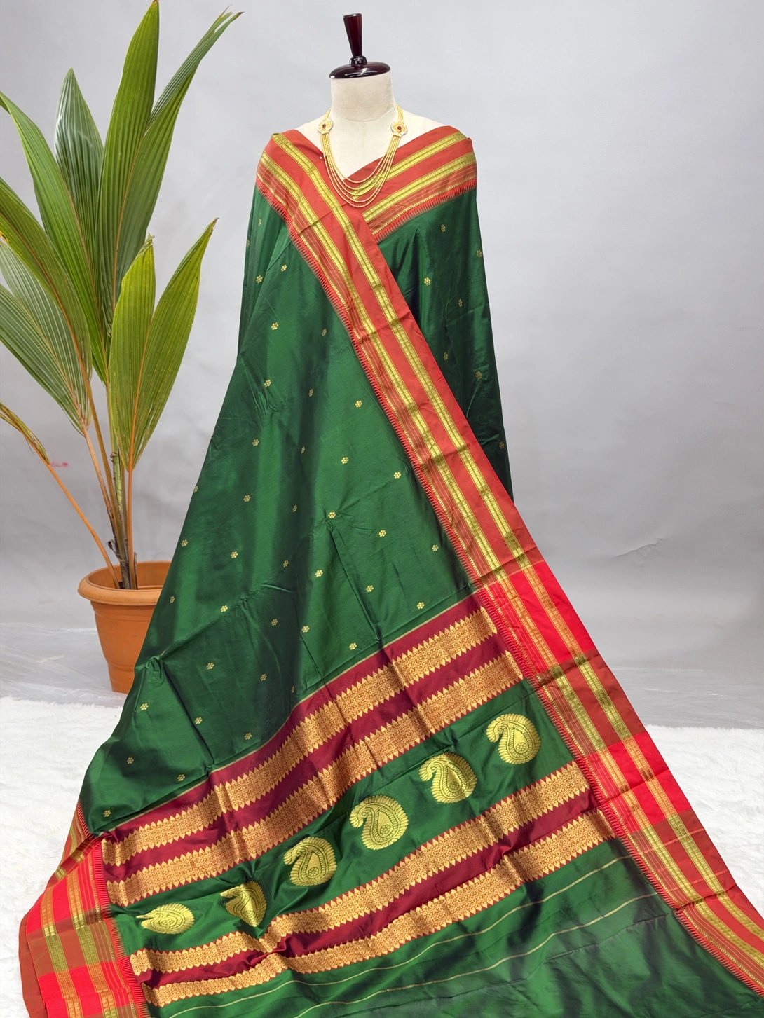 Pure Silk Narayanpeth Green With Red G10