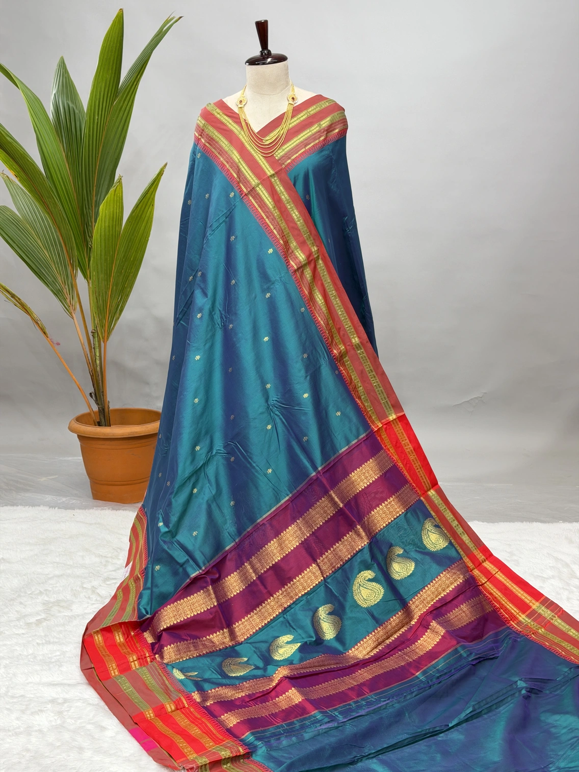 Pure Silk Narayanpeth Rukhmuni With Red G10