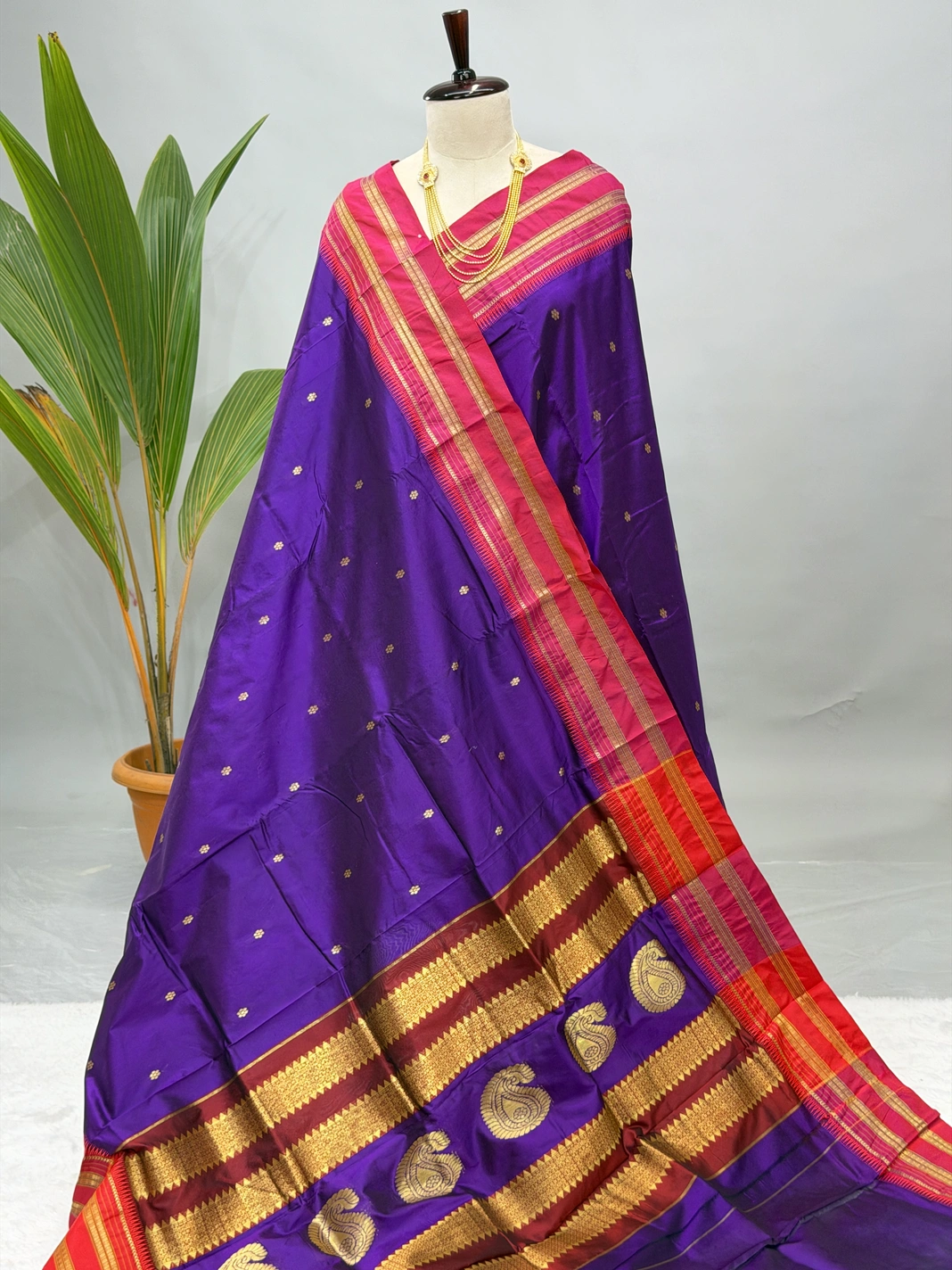 Pure Silk Narayanpeth Jambhala With Rani Pink G10