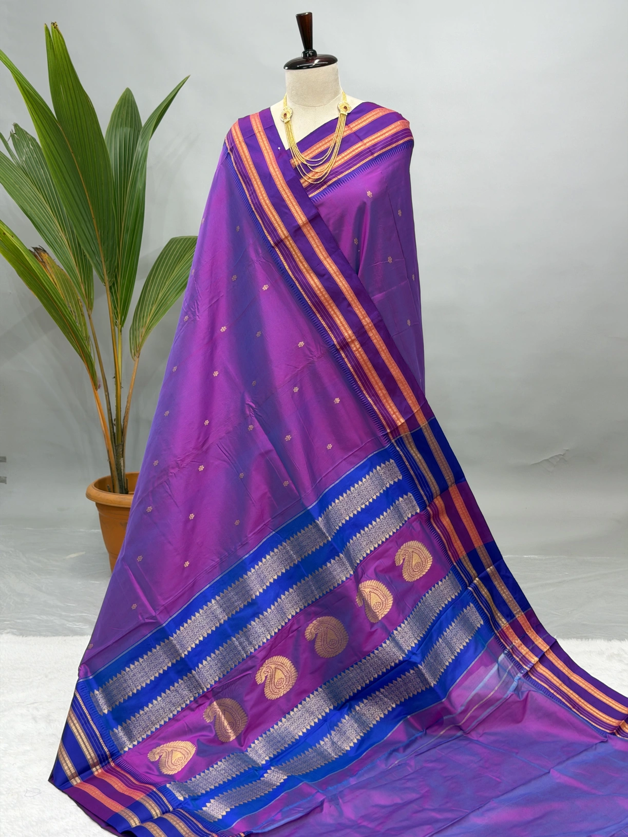 Pure Silk Narayanpeth Self Paithani Color G10