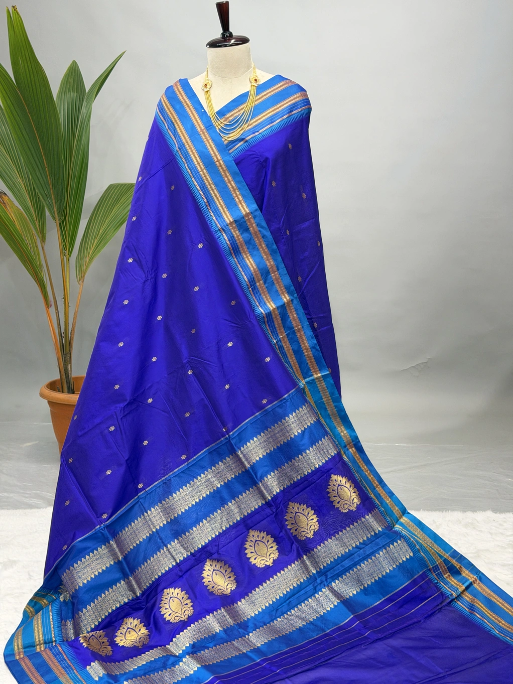 Pure Silk Narayanpeth Dark Chintamani G10