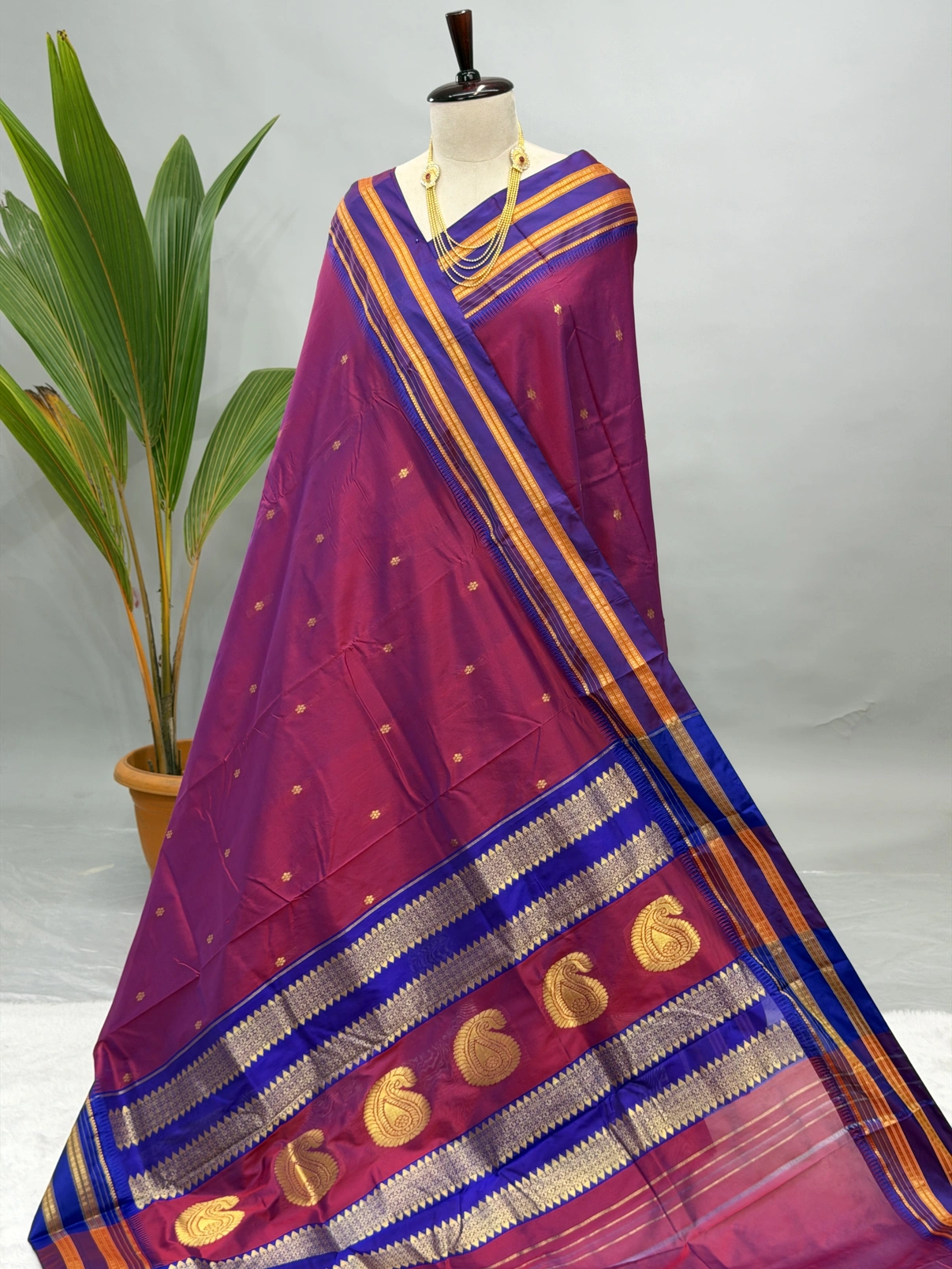 Pure Silk Narayanpeth Mangenta With Jambhala G10