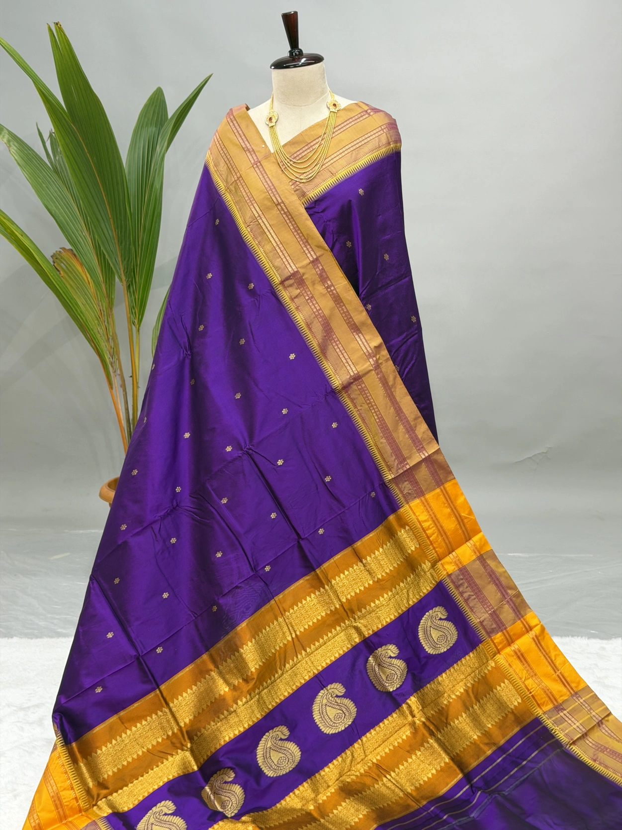 Pure Silk Narayanpeth Wine with Golden G10