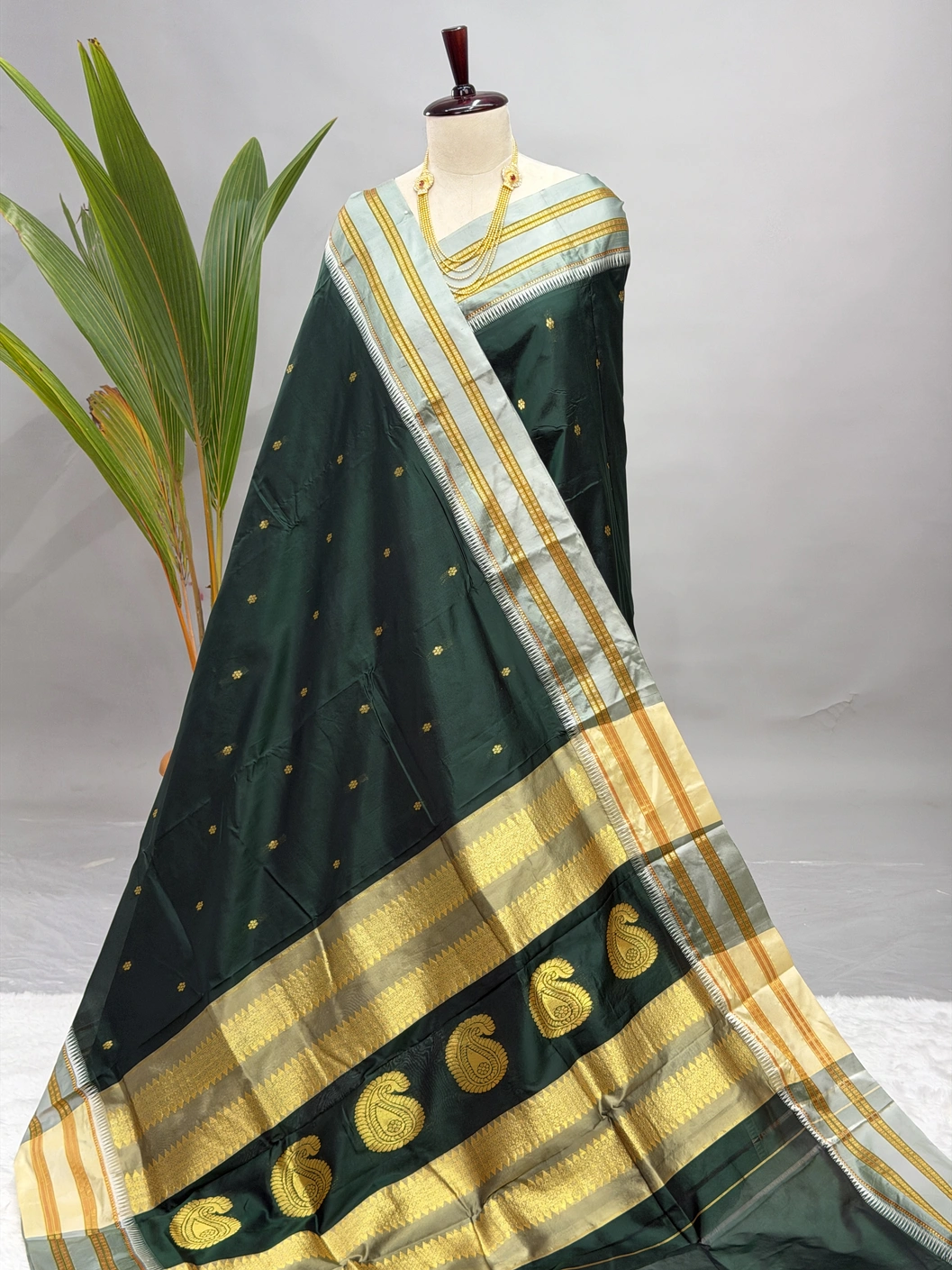 Pure Silk Narayanpeth Dark Green With Offwhite G10