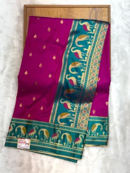 Swan Border Brocade Paithani U10